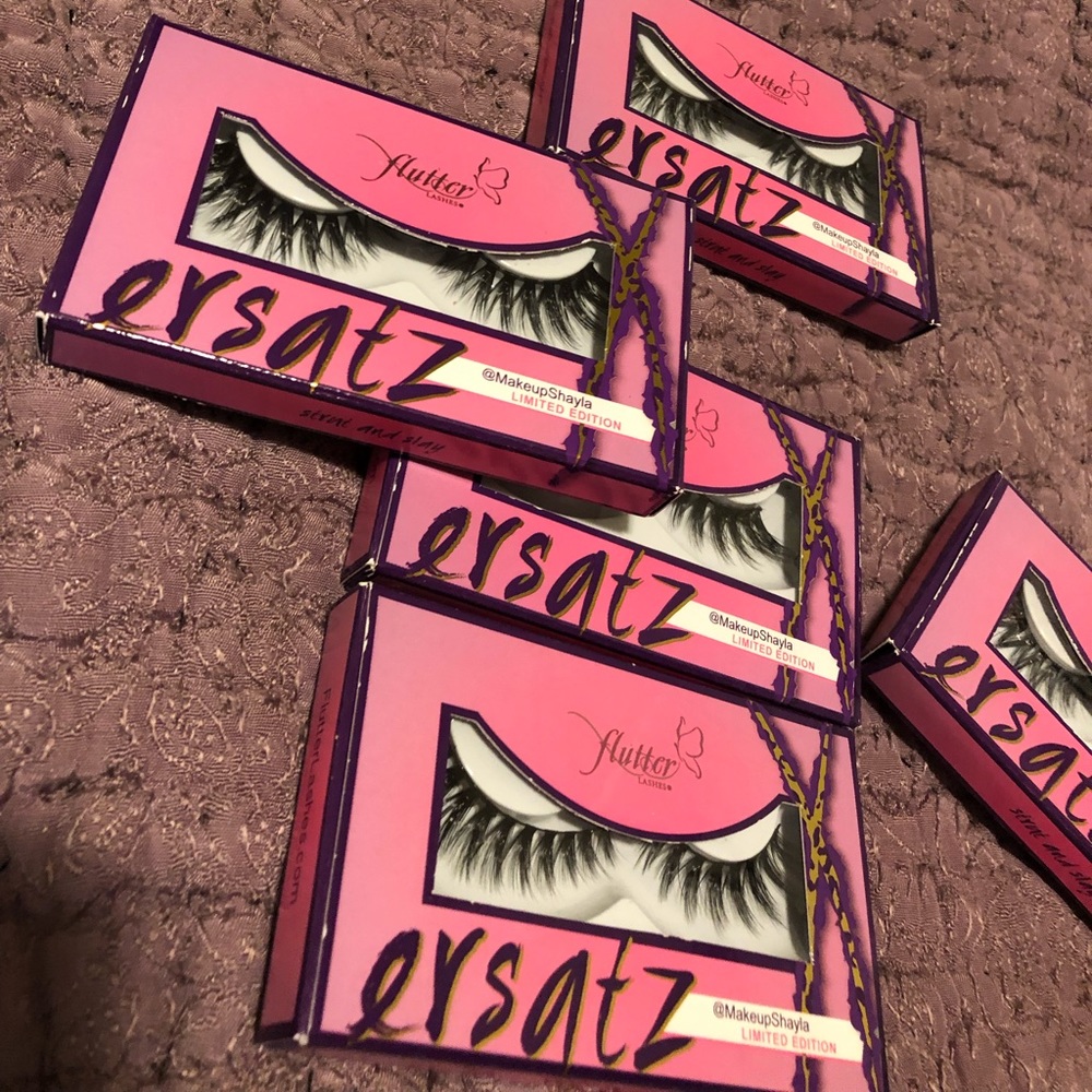 Flutter False Eyelashes